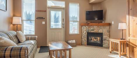 Télévision, cheminée