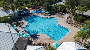 コンドミニアム ベッド (複数台) (2306 SP - Disney Villa: 2BR, Pool, Ne) | プール | 温水プール