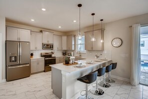 Private kitchen - 8908 CC - 5BR Luxury Home: Private Pool (Kissimmee)