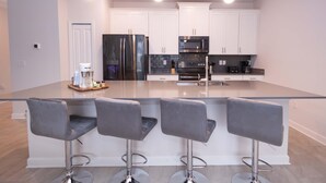 Condo, nhiều giường (2901 SS - 4BR - Serene Retreat at Sto) | Bếp riêng