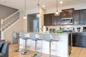 Hus - flera sängar (8822 GC - Fabulous 5BR Townhome: Pet ) | Eget kök