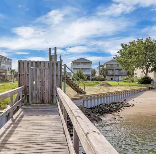 New Listing Sound Access - 4 bed Home