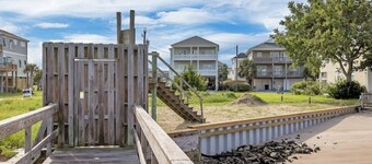 New Listing Sound Access - 4 bed Home