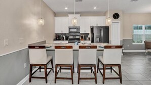 Bloc d'apartaments, diversos llits (5021 WA - Stunning Townhome with Priv) | Cuina privada