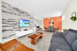 Lejlighed - flere senge (3131 PD - Luxury 3-Bed Condo in Store) | Opholdsområde
