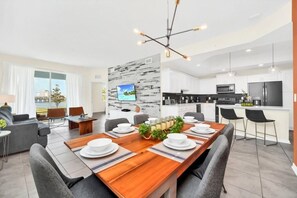 公寓客房, 多張床 (3131 PD - Luxury 3-Bed Condo in Store) | 用餐區