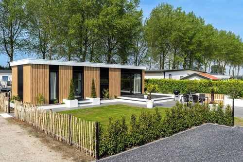 Luxurious 5-person chalet in Zeeuws-Vlaanderen - Large garden - Air conditioning