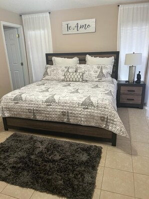 Hus - flere senge (112 CA - 4BR Mickey's Tranquil Haven ) | 4 soveværelser