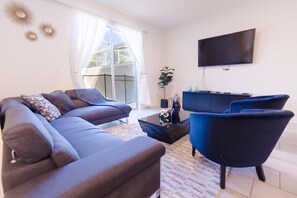 House, Multiple Beds (810 PB - 4BD - Green Luxury Paradise) | Living area
