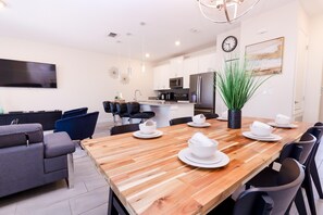 House, Multiple Beds (810 PB - 4BD - Green Luxury Paradise) | Dining