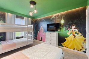 5 chambres, fer et planche à repasser, Wi-Fi, draps fournis