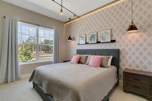 ハウス ベッド (複数台) (2652 SS - Enchanted 4-Bedroom Disney ) | 4 室のベッドルーム、アイロン / アイロン台