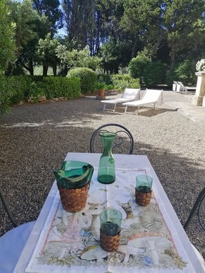 Outdoor dining