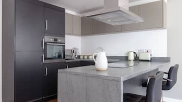 Apartment | Eigene Küche | Kühlschrank, Mikrowelle, Ofen, Herdplatte