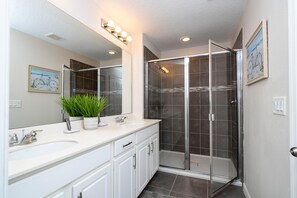 Casa, varias camas (1543 CP - Opulent 4BR Townhome: Priva) | Baño