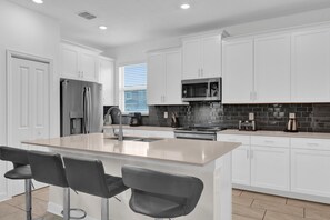 Private kitchen - 2940 PS - BR 5 - Relax Cozy Place Near Disney (Kissimmee)