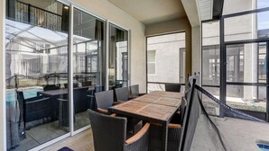 Rumah, Beberapa Tempat Tidur (2940 PS - BR 5 - Relax Cozy Place Nea) | Tempat makan outdoor