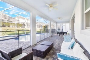 獨棟房屋, 多張床 (1562 OL - 8BR Tranquil Escape) | 露台/庭院