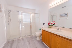 Casa, várias camas (545 WS - 3BR - Serene Haven Single Fa) | Banheiro