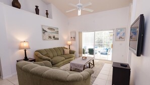 House, Multiple Beds (545 WS - 3BR - Serene Haven Single Fa) | Living area - 545 WS - 3BR - Serene Haven Single Family (Davenport)