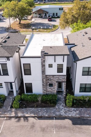 하우스, 침대(여러 개) (172 VD - Blissful Haven: Serene Retre) | 외관