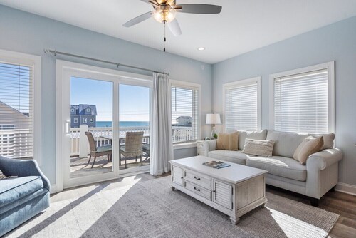 Topsail Treasure: Elevator| Pool| Steps from Beach