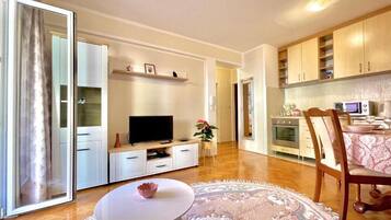 Romantisches Apartment, Balkon | Wohnbereich