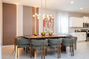 House, Multiple Beds (8848 BC - 8Bds Windsor At Westside) | Dining