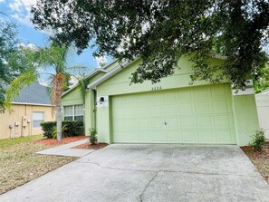 Property grounds - 2226 RR - Elegant Retreat Private Pool (Davenport)