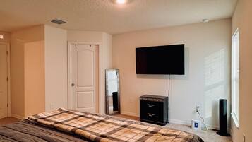 4 bedrooms, iron/ironing board, WiFi, bed sheets