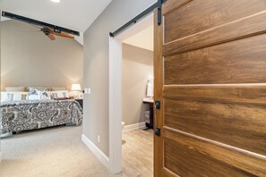 Bügeleisen/Bügelbrett, WLAN, Bettwäsche