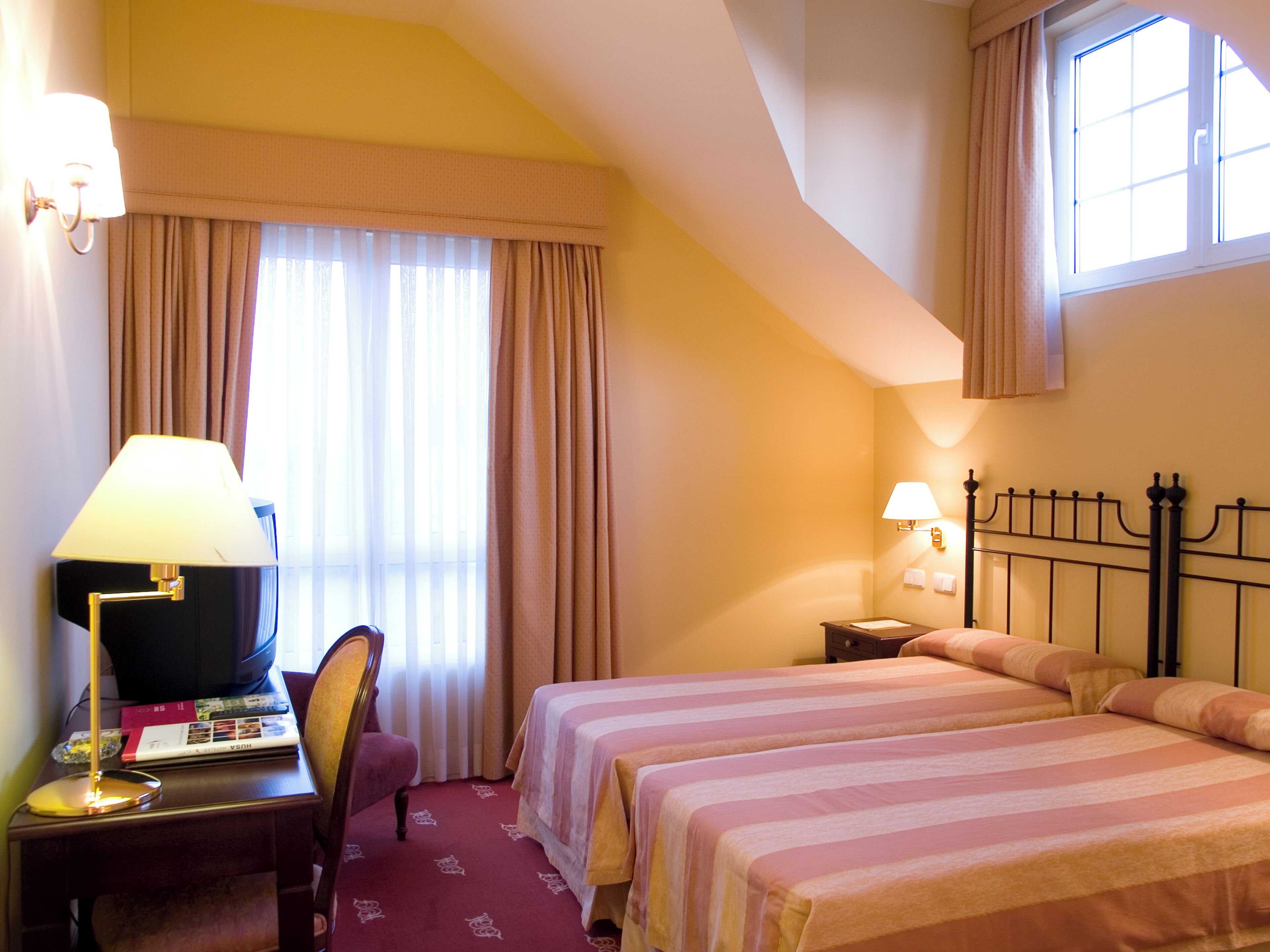 In-room safe, blackout drapes