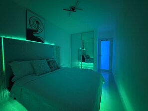 5 bedrooms, in-room safe, desk, iron/ironing board