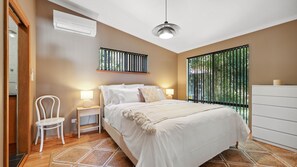 3 chambres, fer et planche à repasser, Wi-Fi gratuit, draps fournis