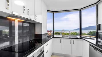 Réfrigérateur, micro-ondes, four, lave-vaisselle