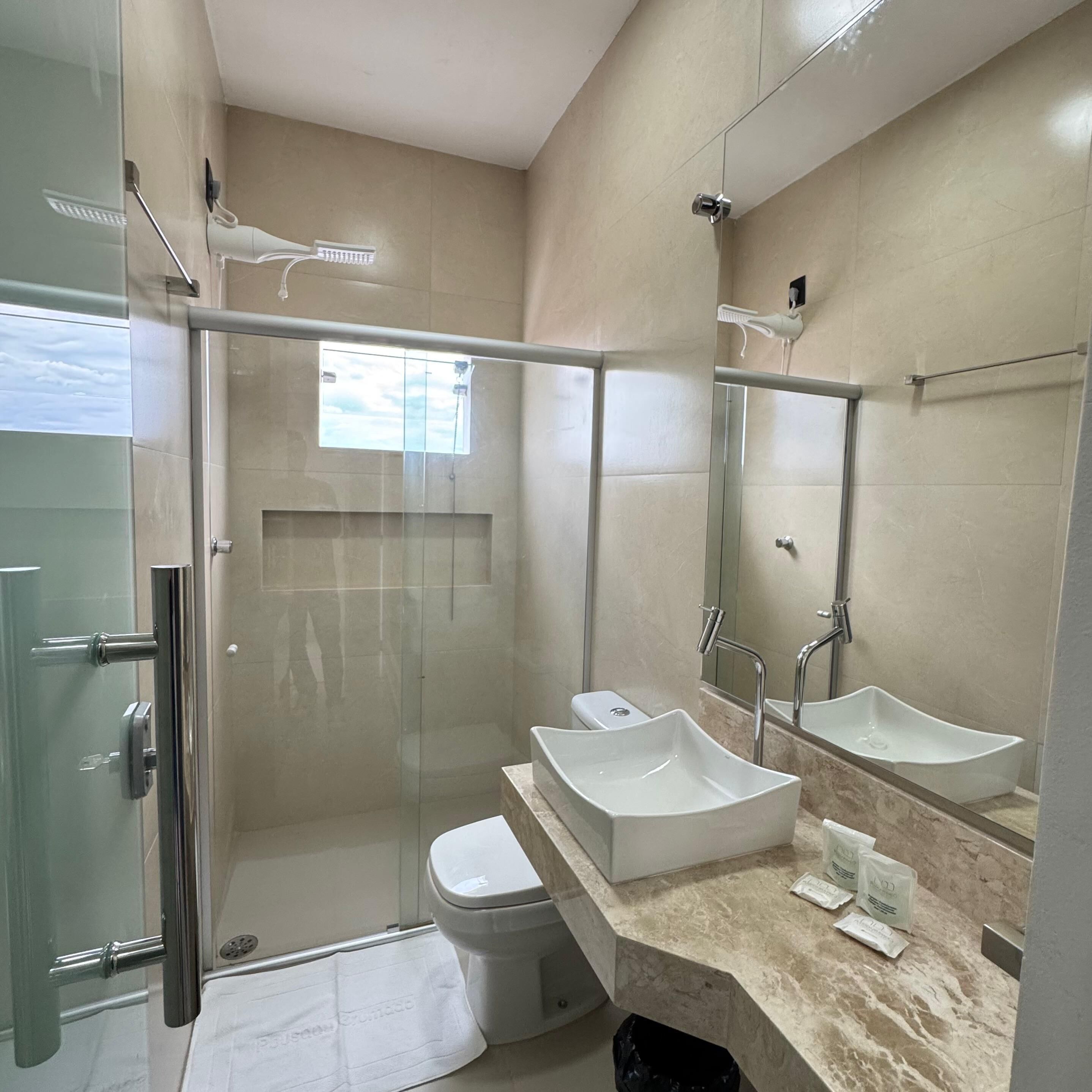 Chambre Double Deluxe, 1 grand lit | Salle de bain