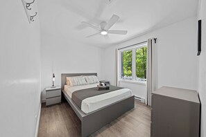 4 bedrooms, free WiFi, bed sheets - Chalets Signature Eastman, Chalet Le PÜR (Eastman)