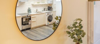 Spacious 2BDRs Apt,ALL NEW! Close to DT /1 parking