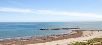 Belle Escapes - Ocean Views at the Bay