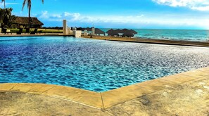 Outdoor pool - Villa Magna - Alcatraz 241 by Kivoya (Nuevo Nayarit)
