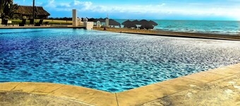 Villa Magna - Alcatraz 241 by Kivoya