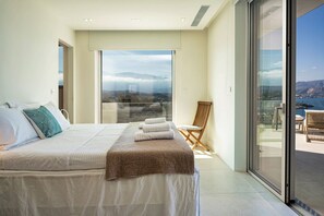 5 bedrooms, iron/ironing board, travel crib, free WiFi