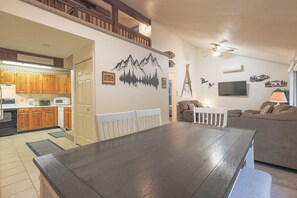 Interior - Official Seasons RMC Condo 03F - 1 bedroom + loft - sleeps 7 - No Fees (Bartlett)