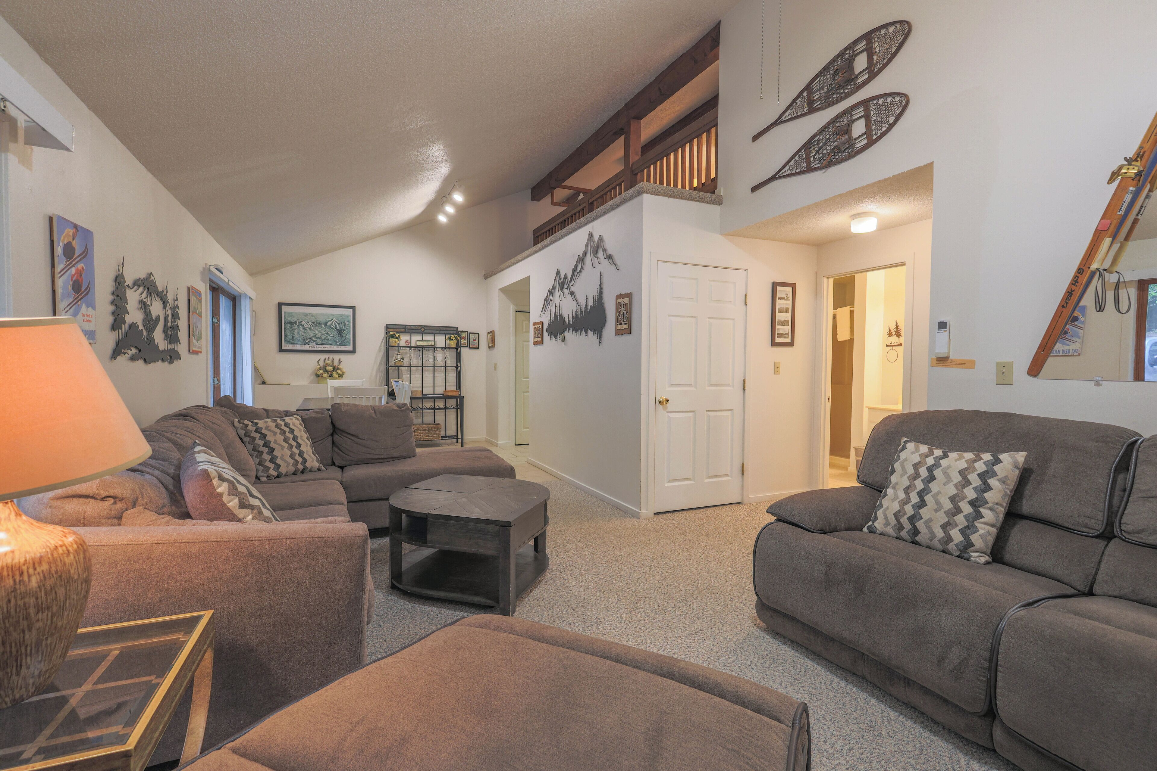 Fernseher, Videospiele, DVD-Player, Tischfußball