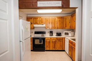 Fridge, microwave, stovetop, dishwasher - Official Seasons RMC Condo - 1 bedroom + loft - sleeps 7 - No Fees (Bartlett)