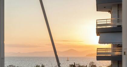 Flisvos Elite Seafront Luxury Apartment