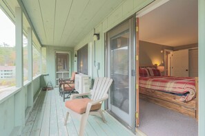 2 bedrooms, iron/ironing board, travel crib, internet