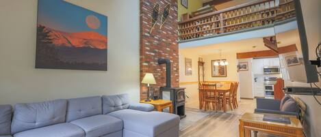 Télévision, jeux vidéo, lecteur de DVD, baby-foot