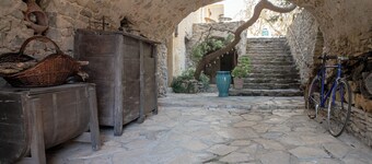 3-star gîte rental at the foot of the Cévennes in a beautiful old farmhouse, sleeps 12.