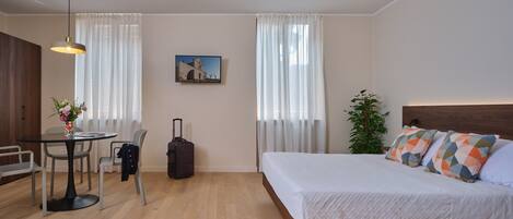 Deluxe Triple Room | Terrace/patio